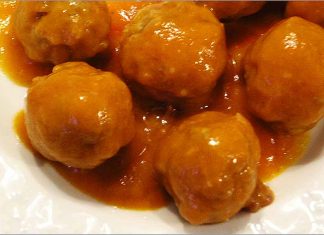 Receta de albóndigas con tomate fácil y rápida