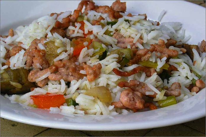 Receta de arroz con carne y verduras fácil y rápida