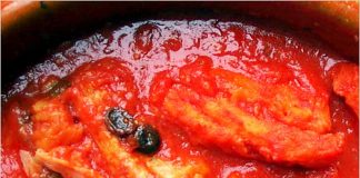 Receta de bacalao con tomate fácil y rápida