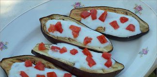 Receta de berenjenas asadas con salsa de yogur fácil y rápida