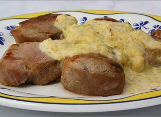 Receta de medallones de cerdo en salsa de puerros fácil y rápida