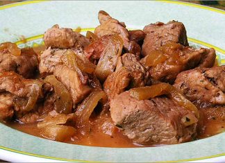 Receta de cerdo guisado con cebolla fácil y rápida
