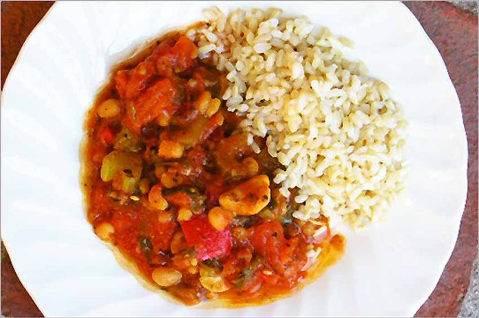 Receta de chili vegetariano con arroz fácil y rápida