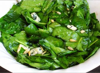 Receta de ensalada de espinacas con queso azul fácil y rápida