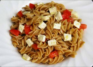 Receta de ensalada de pasta con tofu fácil y rápida