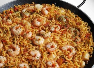 Receta de fideuá con calamares y gambas