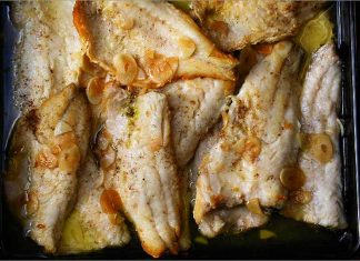 Receta de filetes de lubina con ajo y limón fácil y rápida