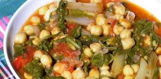 Receta de garbanzos con acelgas fácil y rápida