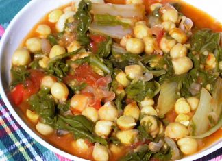Receta de garbanzos con acelgas fácil y rápida
