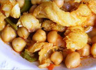 Receta de garbanzos con bacalao fácil y rápida