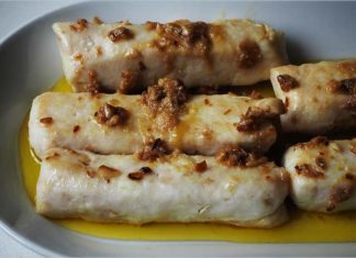 Receta de lomos de merluza al ajillo fácil y rápida