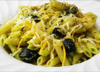 Receta de macarrones con salsa de aguacate fácil y rápida