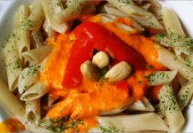Receta de macarrones con salsa de pimientos fácil y rápida