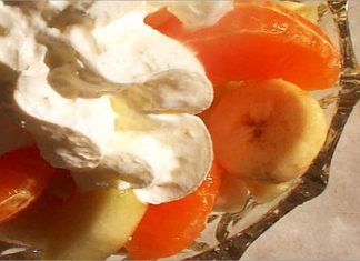 Receta de macedonia de frutas con nata fácil y rápida