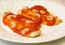 Receta de merluza con gambas y tomate fácil y rápida