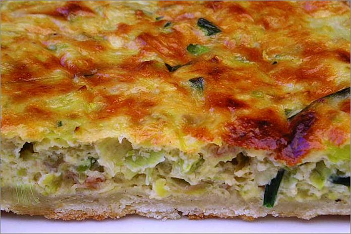 Receta de pastel de calabacín, puerro y cebollino fácil y rápida