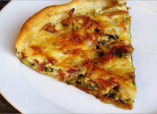 Receta de pastel de calabacines con bacon fácil y rápida