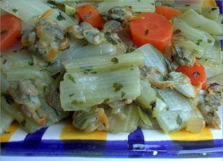 Receta de pencas de acelga con berberechos fácil y rápida
