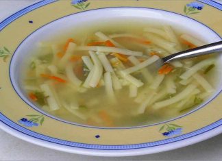Receta de sopa de pasta y verduras fácil y rápida