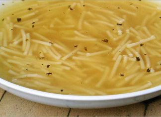 Receta de sopa de pollo fácil y rápida