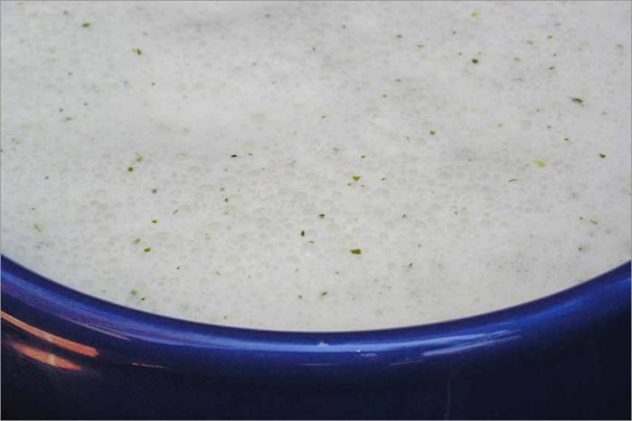 Receta de sopa de yogur con pepino fácil y rápida