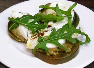 Receta de tomate con mozzarella y aguacate fácil y rápida