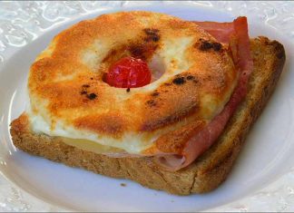 Receta de tosta de jamón, piña y queso fácil y rápida